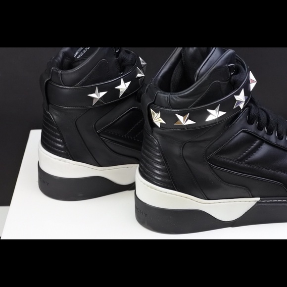 Givenchy
Tyson Star High-Top Sneaker 43 - Picture 8 of 8